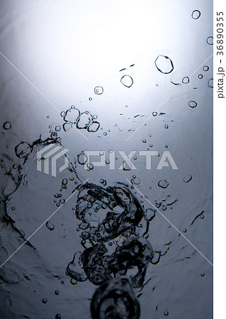 水 気泡 水 気泡 36890355
