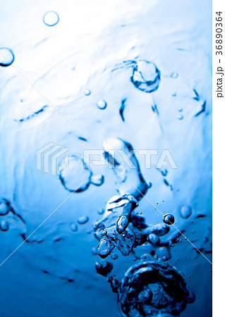 水 気泡の写真素材
