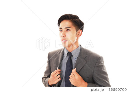 微笑むビジネスマン 36890700
