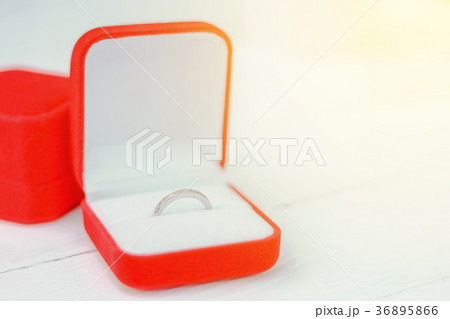 wedding ring in red box 36895866