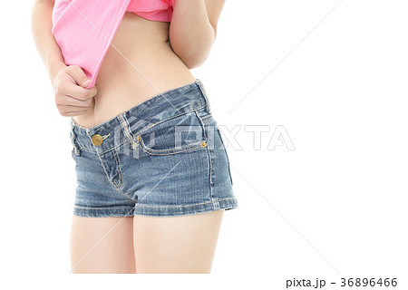 ダイエットに成功した女性 36896466