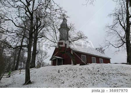 冬のラトヴィア、トゥライダ城の教会(Turaidas Pils of Latvia) 冬のラトヴィア、トゥライダ城の教会(Turaidas Pils of Latvia) 36897970