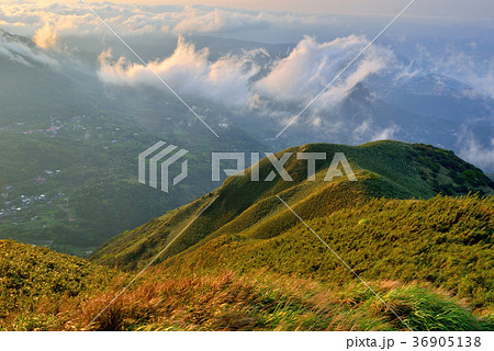 台湾 陽明山 日の出 36905138