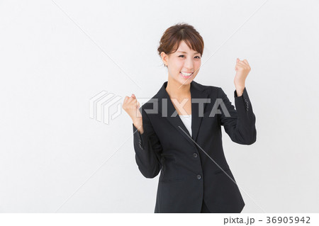 笑顔の女性　ビジネス 36905942
