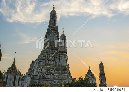 夕景のワットアルン 36906071