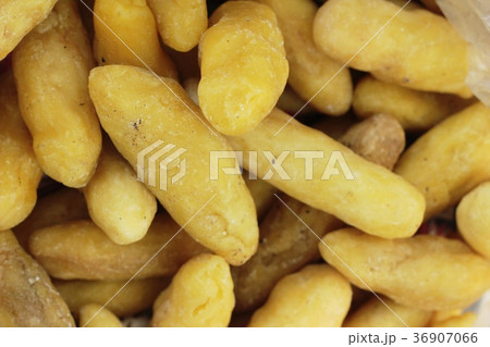 Beeswax at molding by hand is cubes. Beeswax at molding by hand is cubes. 36907066