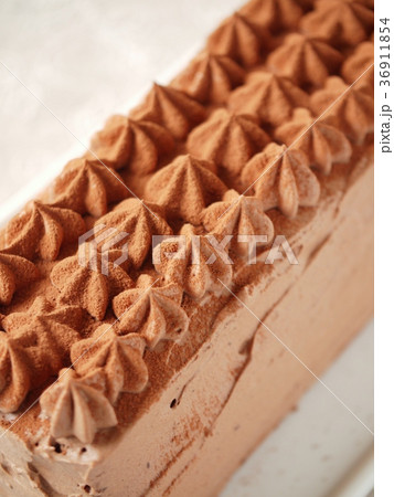 チョコレートスポンジケーキ　ホール 36911854