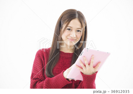 女性 若い女性 笑顔 ライフスタイル 女性 若い女性 笑顔 ライフスタイル 36912035