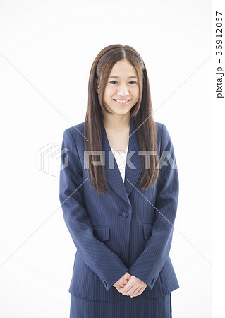 女性 ビジネス 若い女性 新入社員 女性 ビジネス 若い女性 新入社員 36912057