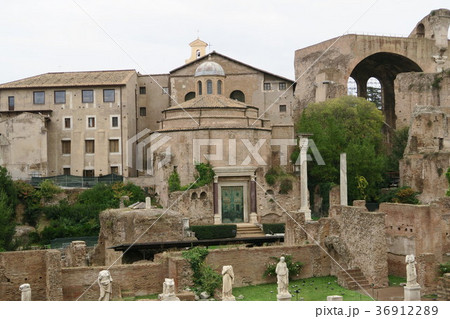 フォロ・ロマーノ　ロムルス神殿 36912289