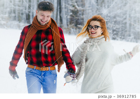 Close-up portrait of the beautiful cheerful couple 36912785