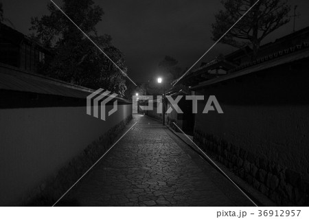 暗闇 36912957