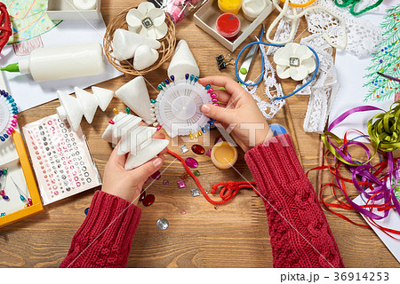 Children make crafts and toys, christmas tree Children make crafts and toys, christmas tree 36914253