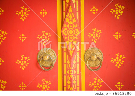wooden door 36918290