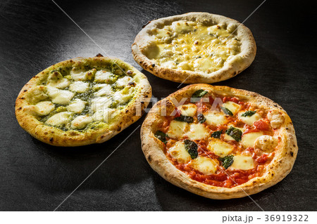 一般的なピッツア 典型的なイタリア料理 Mix pizza Italian food 一般的なピッツア 典型的なイタリア料理 Mix pizza Italian food 36919322