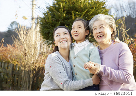 家族 ファミリー 笑顔 36923011