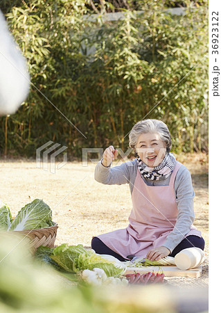 感情 高齢者 老人 36923122