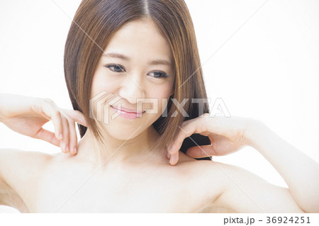 ビューティー　女性　ヘアケア　ビューティ　スキンケア 36924251