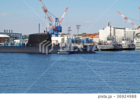 接岸する潜水艦 接岸する潜水艦 36924988