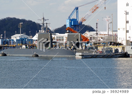 接岸する潜水艦 36924989