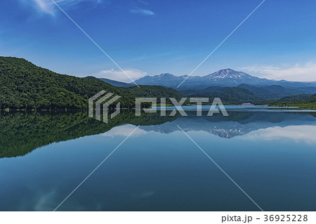夏の北海道、大雪山とリフレクション 36925228