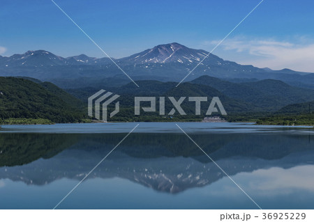 夏の北海道、大雪山とリフレクション 36925229