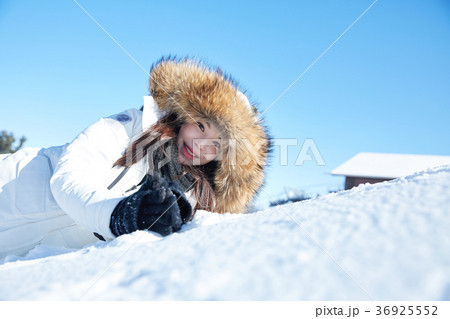 横になる 徳裕山 雪景色 36925552