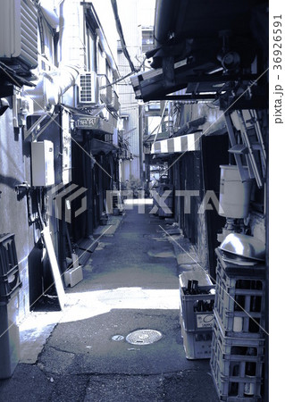 JR赤羽駅近くの路地裏の風景 36926591