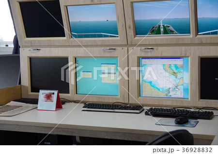 練習船の模擬操縦室 36928832