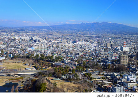 前橋市街地と赤城山遠望 36929477
