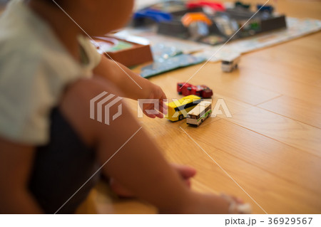 3 years old 36929567