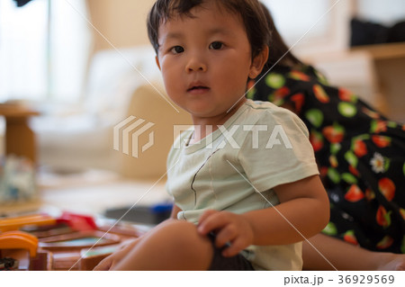 3 years old 36929569