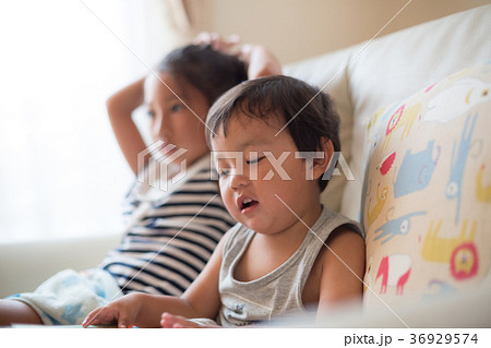 3 years old　&　8 years old 36929574