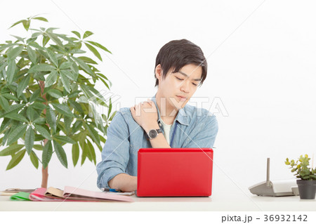 男性ノマドワーカー 36932142