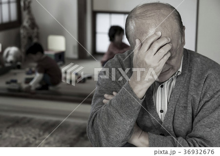 孫疲れ シニア 孫疲れ シニア 36932676
