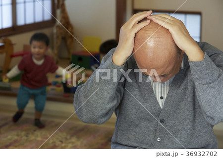 孫疲れ シニア 孫疲れ シニア 36932702
