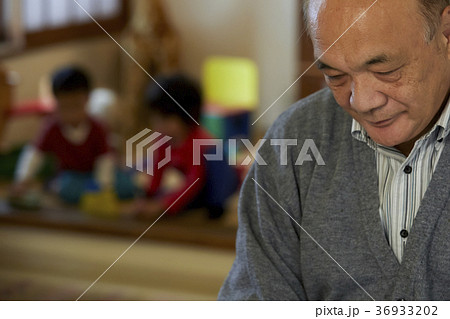 孫疲れ シニア 孫疲れ シニア 36933202