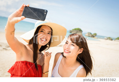 沖縄を旅する女性 36933382