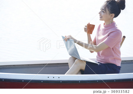 ノマドワーカー　ボート 36933582