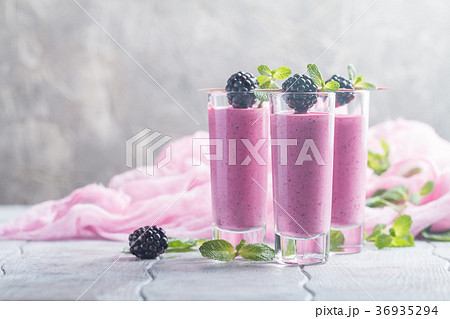 Delicious blackberry smoothie Delicious blackberry smoothie 36935294