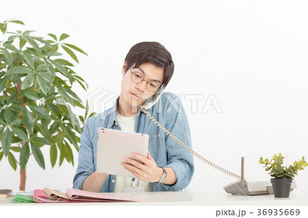 男性ノマドワーカー 36935669