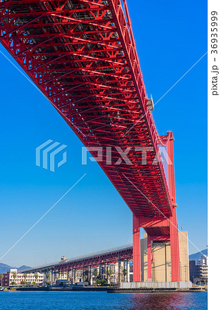 若戸大橋と戸畑の街並み 36935999