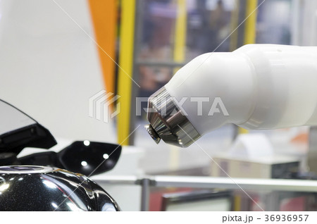 Spray painting robot and body part 36936957