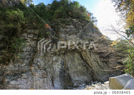 愛媛県久万高原町 面河渓 兜岩 愛媛県久万高原町 面河渓 兜岩 36938405