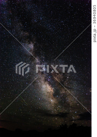 The Milky Way over Canyonlands  36940805