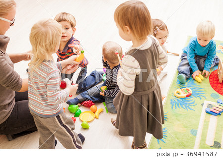 Games in kindergarten 36941587