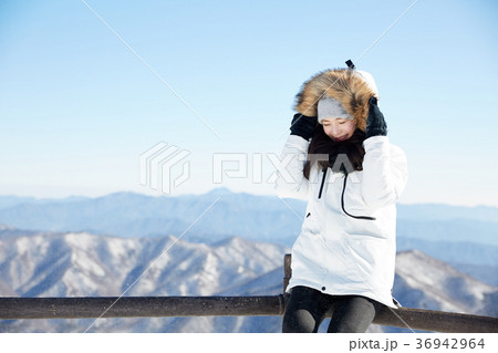 徳裕山 雪景色 若い女性 36942964