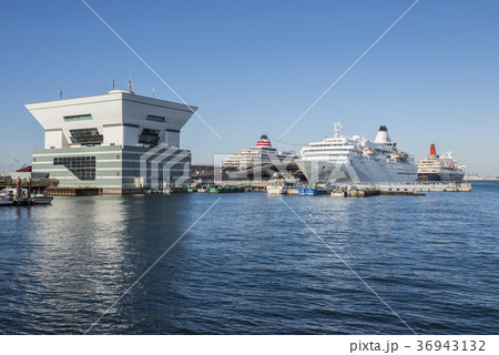 年末の横浜港大さん橋 年末の横浜港大さん橋 36943132