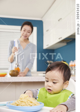 男 男性 男の子 36943410