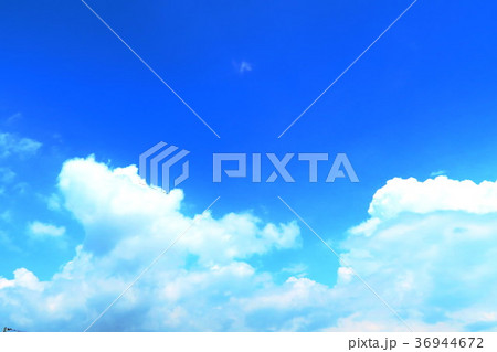 青空と白雲 36944672